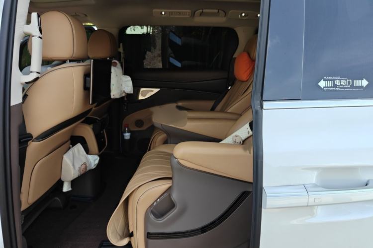 Used Denza D9 2022 DM-i 970 Four-Wheel Drive Prestige Model Interior 4
