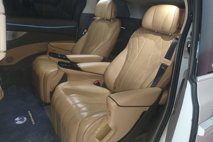 Used Denza D9 2022 DM-i 970 Four-Wheel Drive Flagship Model Interior 4