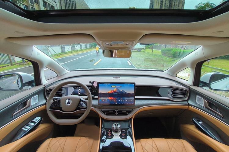 Used Denza D9 2022 DM-i 1040 Prestige Model Interior 4