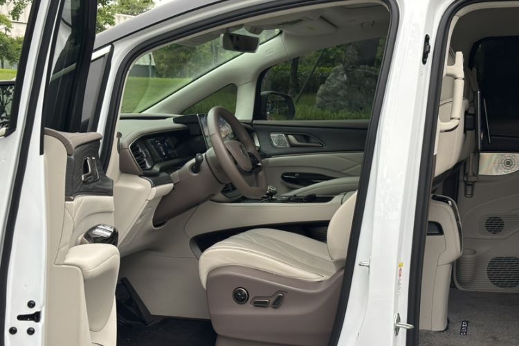 Used Denza D9 2022 DM-i 970 Four-Wheel Drive Flagship Model Interior 7