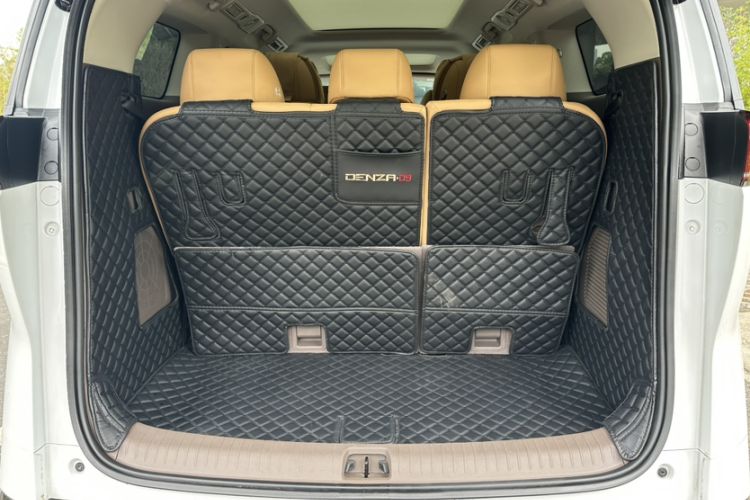 Used Denza D9 2022 DM-i 970 Four-Wheel Drive Prestige Model Interior 7