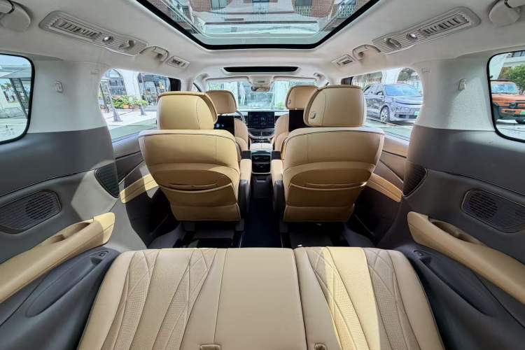 Used Denza D9 2022 DM-i 970 Four-Wheel Drive Flagship Model Interior 7