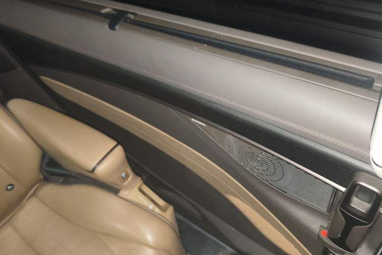 Used Denza D9 2022 DM-i 970 Four-Wheel Drive Flagship Model Interior 8