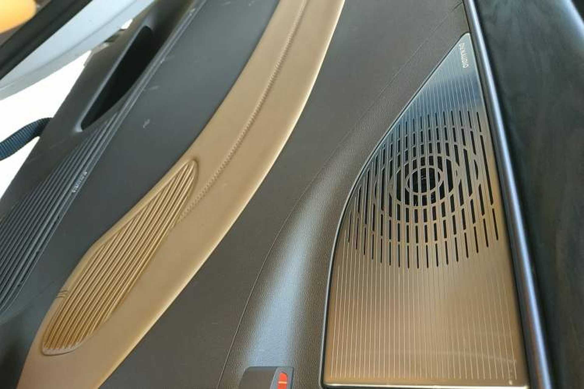 Used Denza D9 2022 DM-i 1040 Prestige Model Interior 8