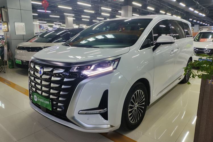 Used Denza D9 2022 DM-i 1040 Prestige Model Guazi used car, China used car export, Used car for sale, Used Denza cars, Cheapest cars for sale