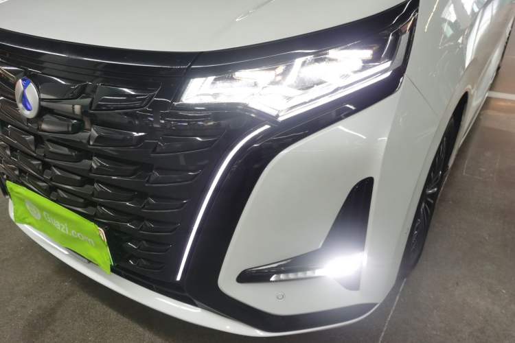 Used Denza D9 2022 DM-i 970 Four-Wheel Drive Flagship Model Left Front Headlight