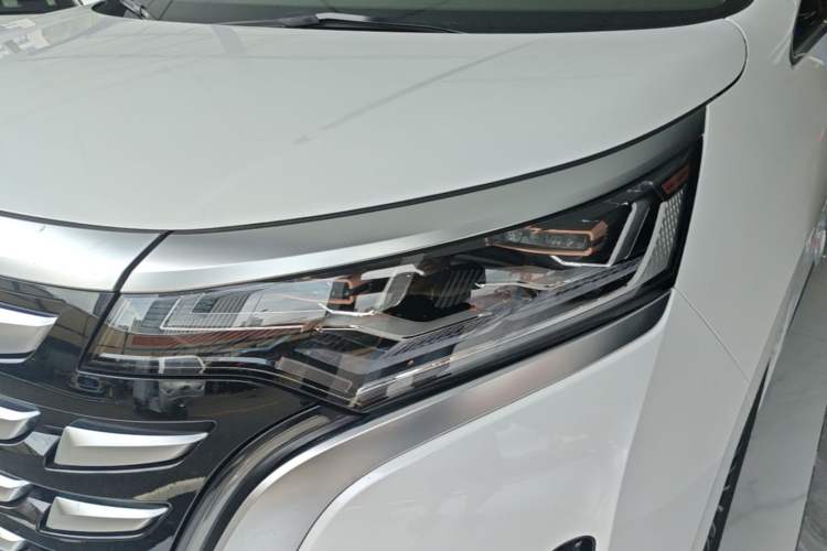 Used Denza D9 2022 DM-i 1040 Prestige Model Left Front Headlight