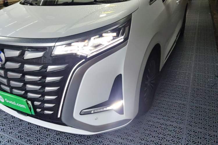 Used Denza D9 2022 DM-i 970 Four-Wheel Drive Flagship Model Left Front Headlight