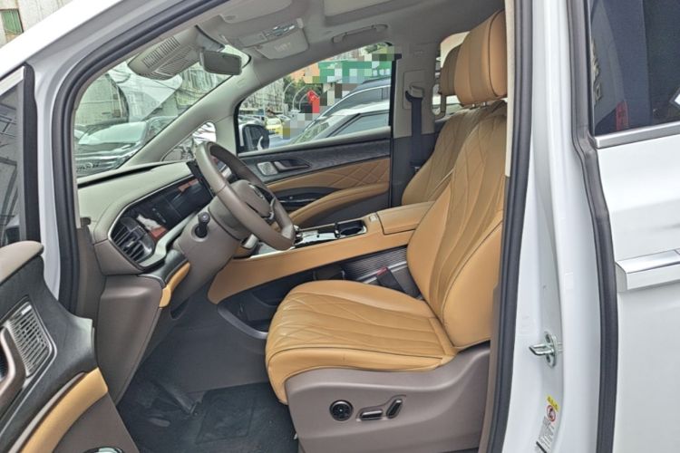Used Denza D9 2022 DM-i 1040 Prestige Model Left Front Seat