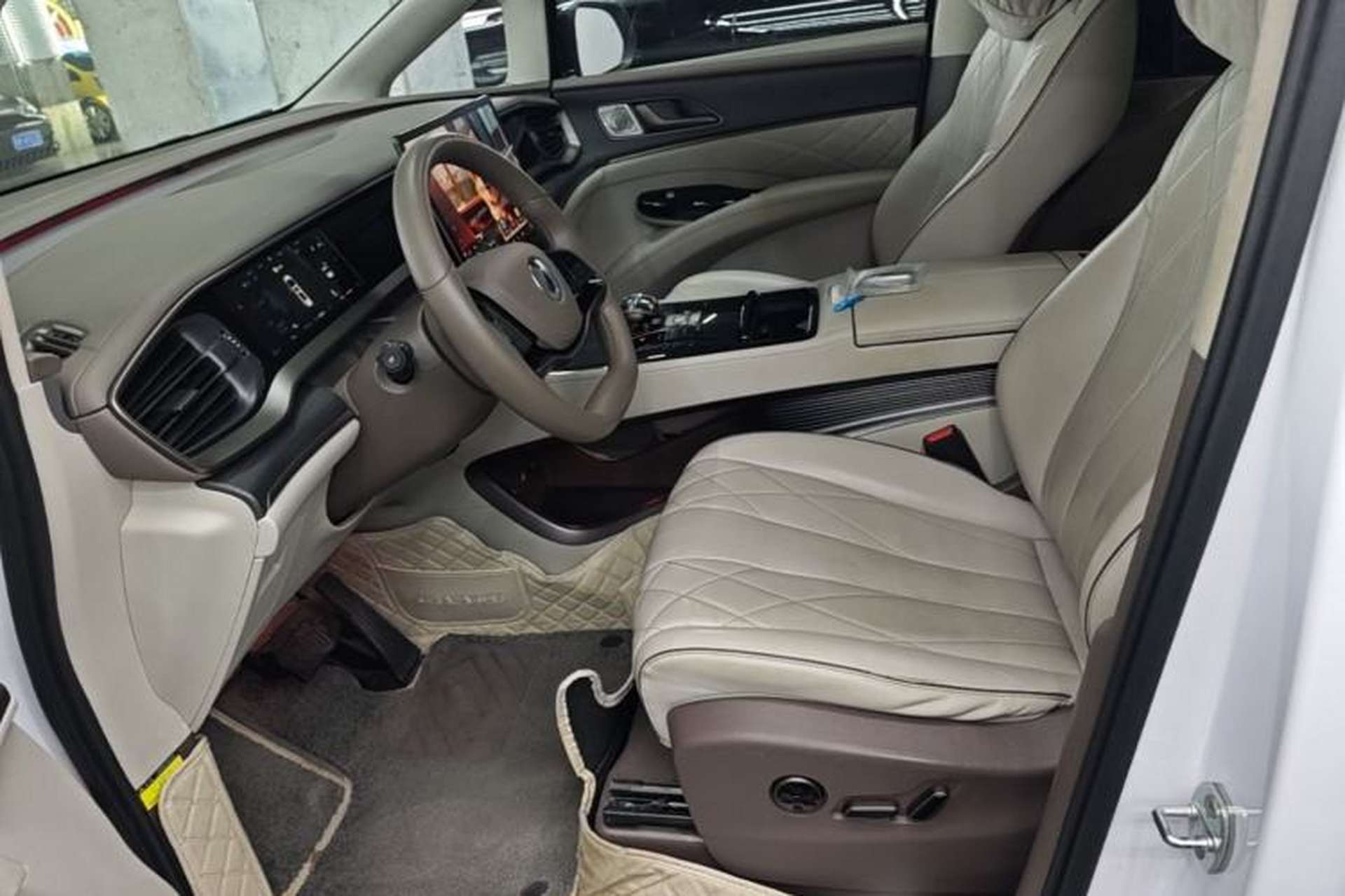 Used Denza D9 2022 DM-i 970 Four-Wheel Drive Flagship Model Left Front Seat