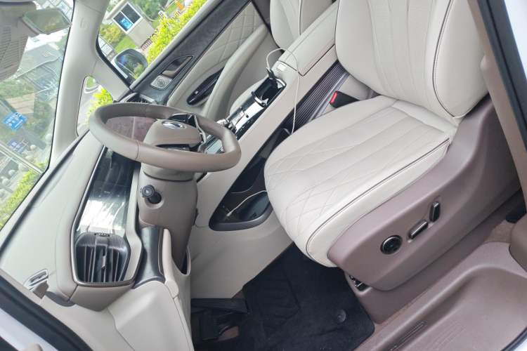 Used Denza D9 2022 DM-i 1040 Prestige Model Left Front Seat