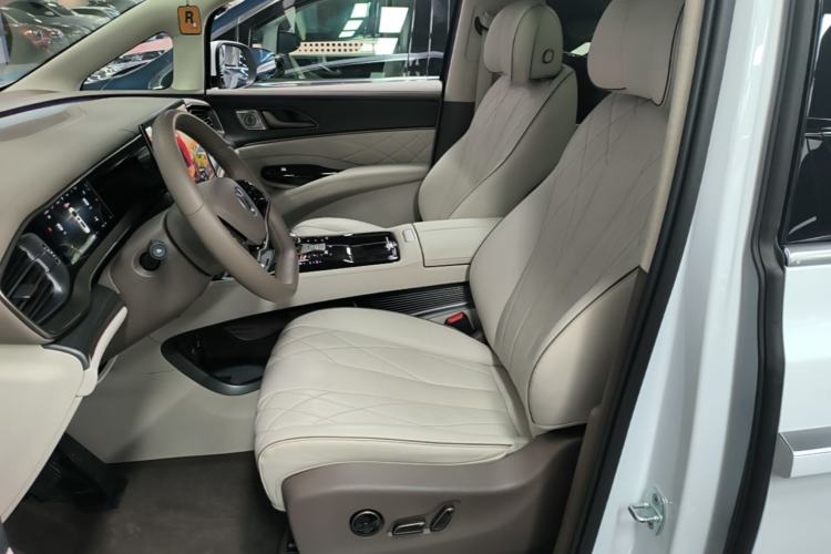Used Denza D9 2022 DM-i 970 Four-Wheel Drive Flagship Model Left Front Seat