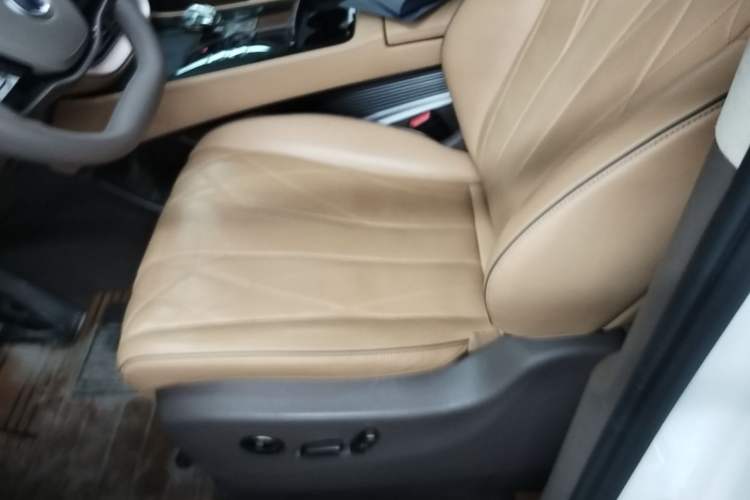 Used Denza D9 2022 DM-i 970 Four-Wheel Drive Flagship Model Left Front Seat