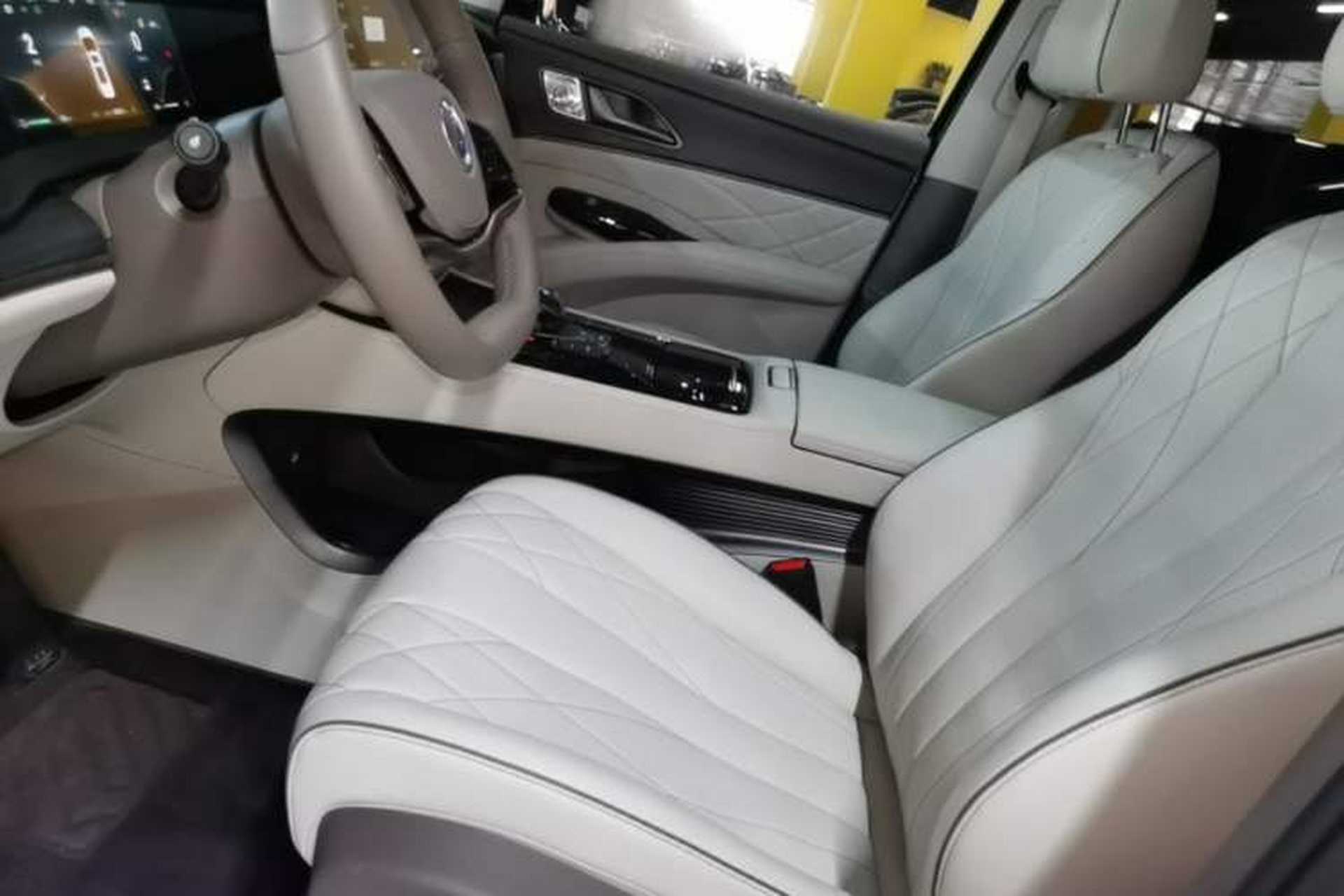 Used Denza D9 2022 DM-i 970 Four-Wheel Drive Prestige Model Left Front Seat