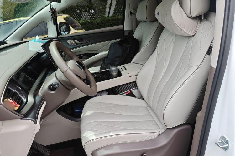 Used Denza D9 2022 DM-i 970 Four-Wheel Drive Prestige Model Left Front Seat
