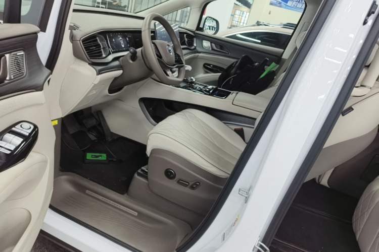 Used Denza D9 2022 DM-i 970 Four-Wheel Drive Flagship Model Left Front Seat