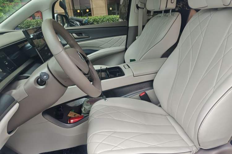 Used Denza D9 2022 DM-i 970 Four-Wheel Drive Flagship Model Left Front Seat