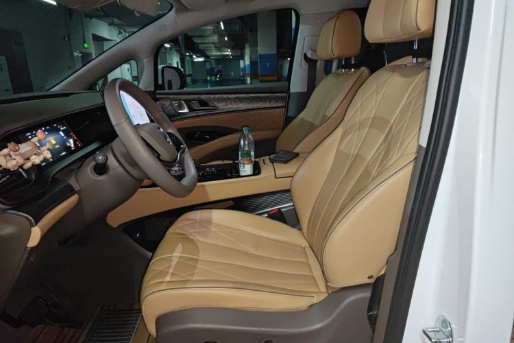 Used Denza D9 2022 DM-i 1040 Prestige Model Left Front Seat