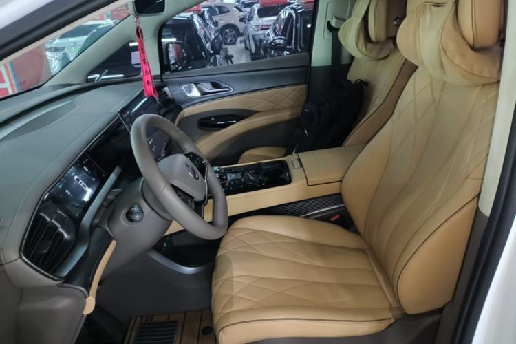Used Denza D9 2022 DM-i 970 Four-Wheel Drive Flagship Model Left Front Seat