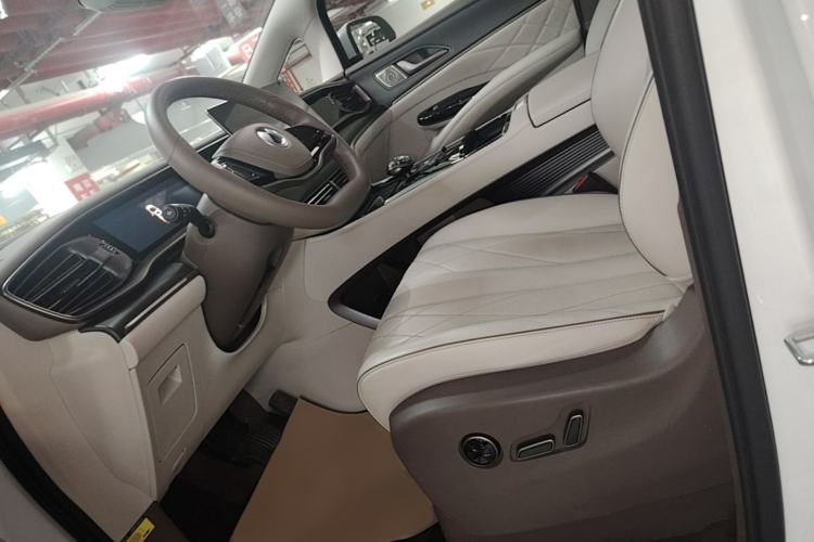 Used Denza D9 2022 DM-i 970 Four-Wheel Drive Flagship Model Left Front Seat
