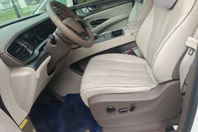 Used Denza D9 2022 DM-i 1040 Prestige Model Left Front Seat