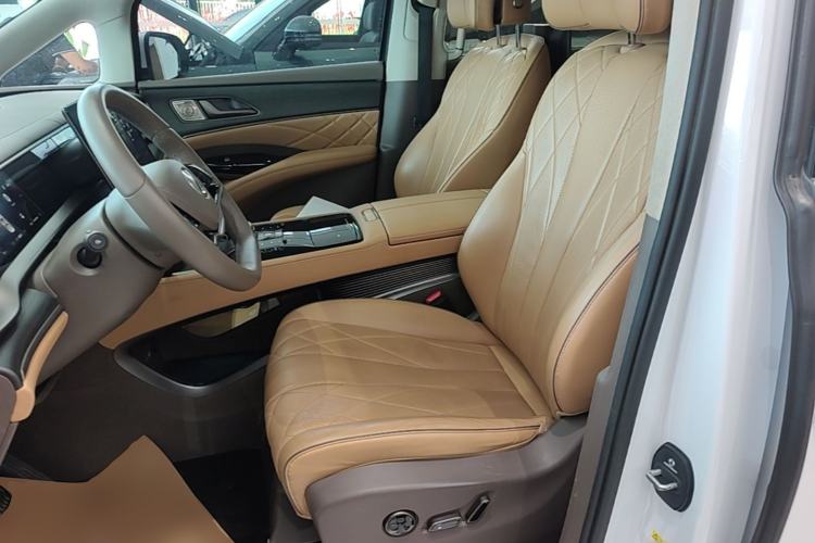 Used Denza D9 2022 DM-i 970 Four-Wheel Drive Flagship Model Left Front Seat
