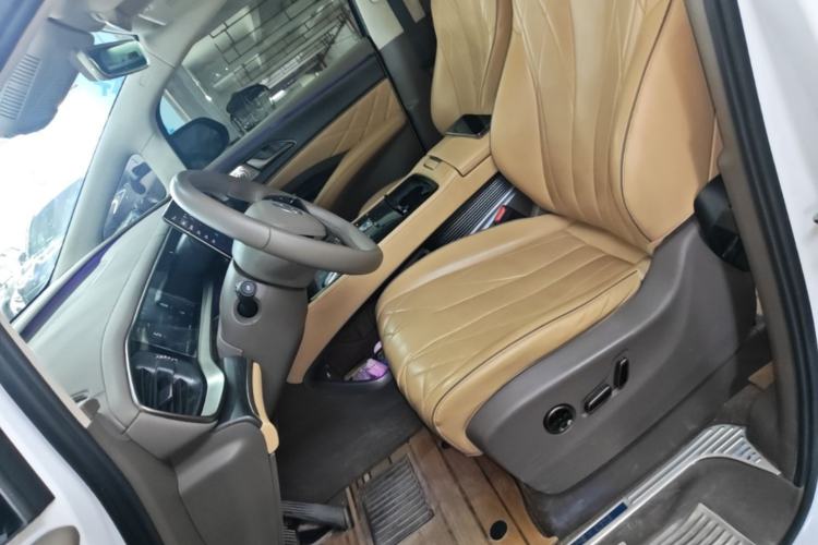 Used Denza D9 2022 DM-i 970 Four-Wheel Drive Flagship Model Left Front Seat