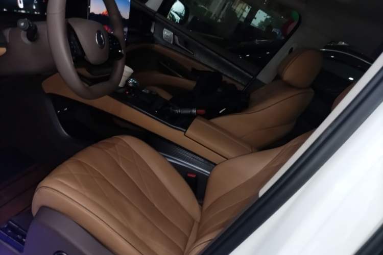 Used Denza D9 2022 DM-i 1040 Prestige Model Left Front Seat