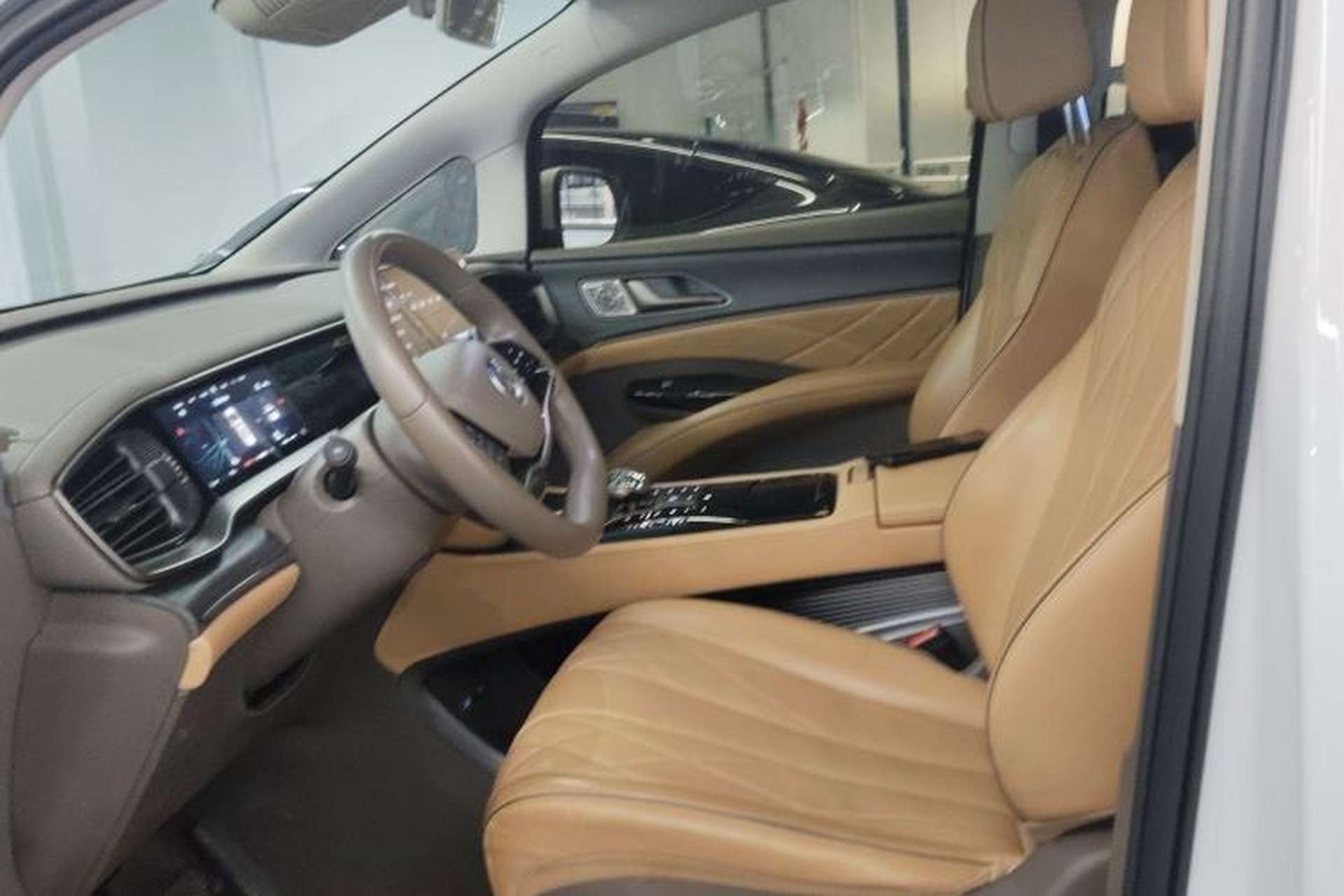 Used Denza D9 2022 DM-i 970 Four-Wheel Drive Prestige Model Left Front Seat