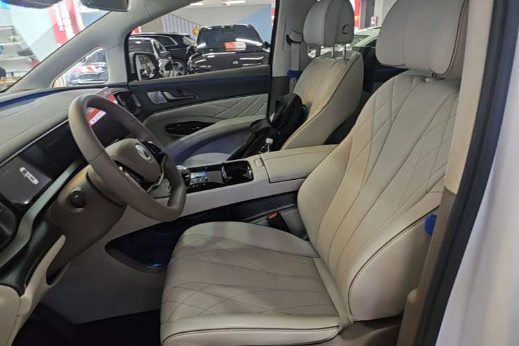 Used Denza D9 2022 DM-i 970 Four-Wheel Drive Flagship Model Left Front Seat