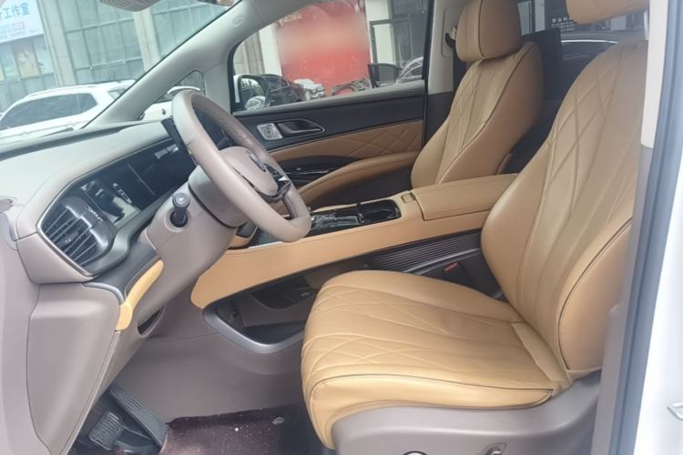 Used Denza D9 2022 DM-i 970 Four-Wheel Drive Prestige Model Left Front Seat
