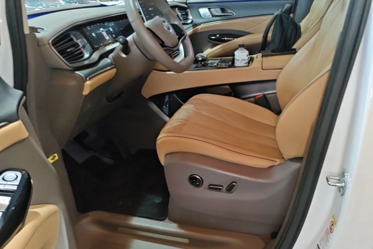 Used Denza D9 2022 DM-i 970 Four-Wheel Drive Flagship Model Left Front Seat