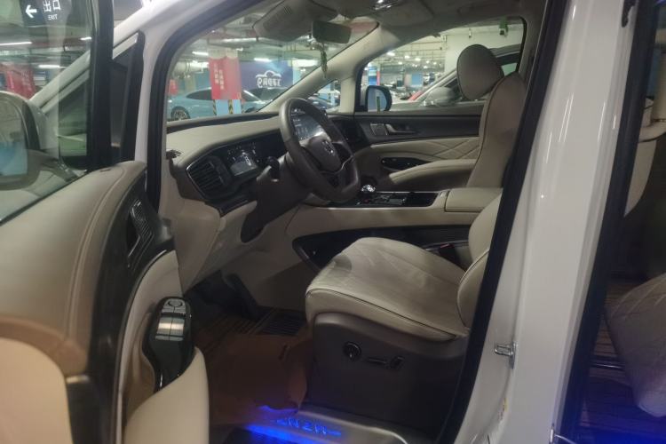 Used Denza D9 2022 DM-i 1040 Prestige Model Left Front Seat