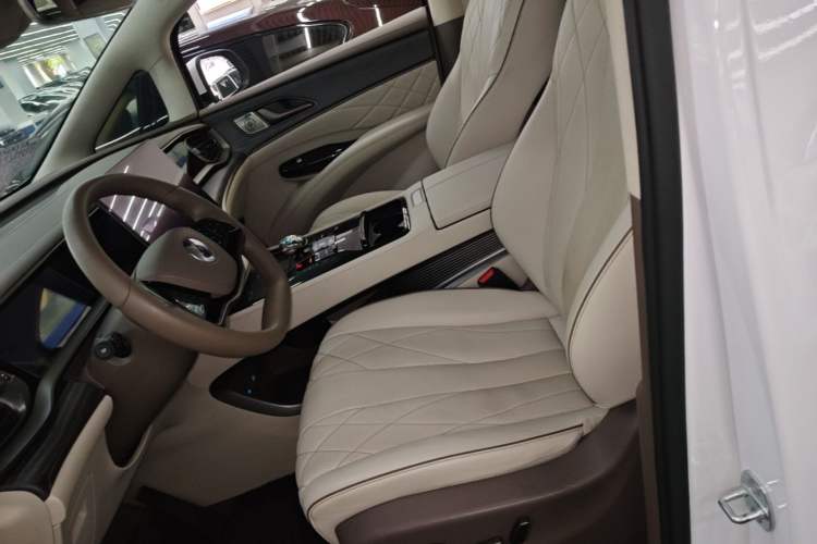 Used Denza D9 2022 DM-i 970 Four-Wheel Drive Flagship Model Left Front Seat