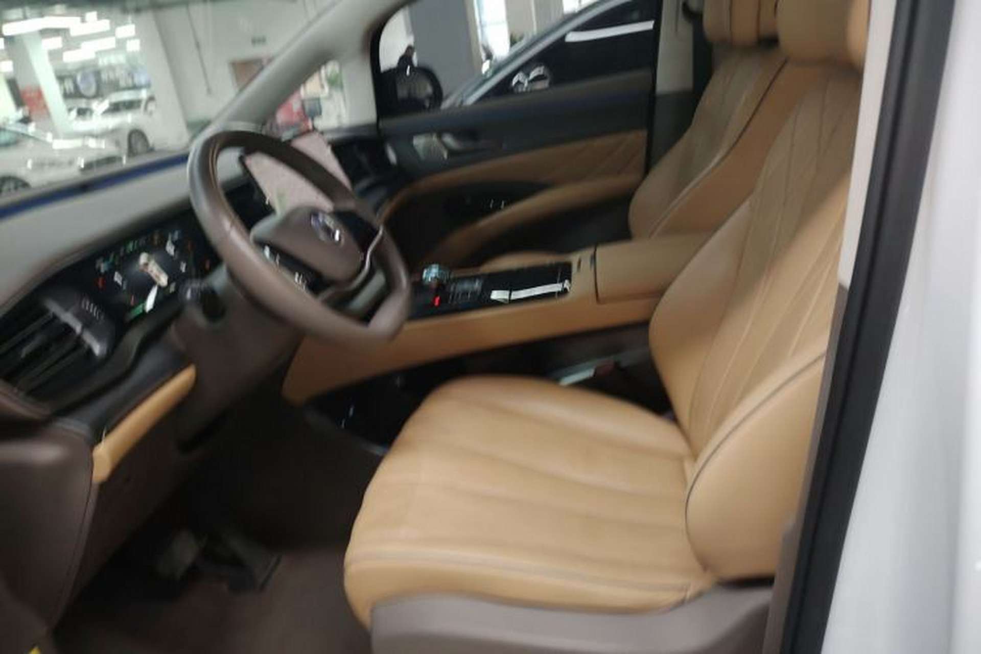 Used Denza D9 2022 DM-i 970 Four-Wheel Drive Flagship Model Left Front Seat