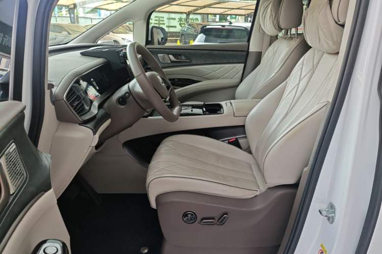 Used Denza D9 2022 DM-i 1040 Prestige Model Left Front Seat
