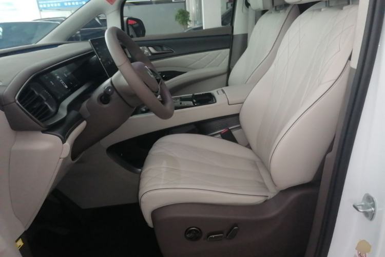 Used Denza D9 2022 DM-i 970 Four-Wheel Drive Flagship Model Left Front Seat