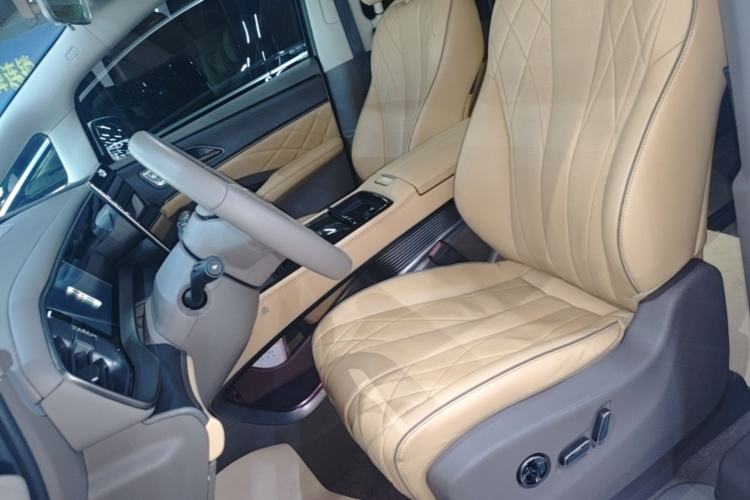 Used Denza D9 2022 DM-i 970 Four-Wheel Drive Prestige Model Left Front Seat
