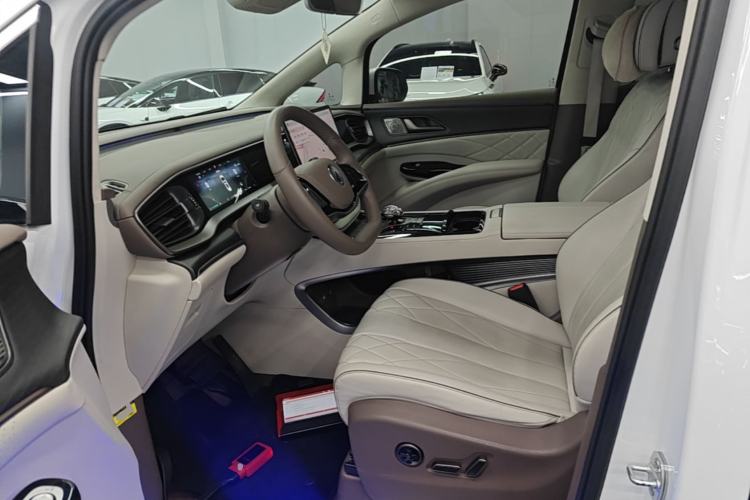 Used Denza D9 2022 DM-i 970 Four-Wheel Drive Flagship Model Left Front Seat