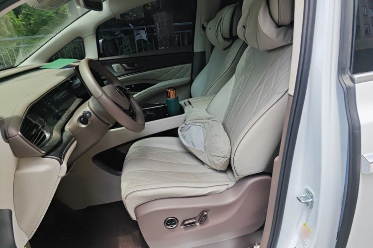 Used Denza D9 2022 DM-i 970 Four-Wheel Drive Flagship Model Left Front Seat
