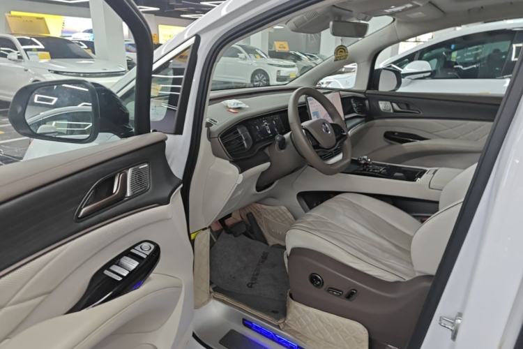 Used Denza D9 2022 DM-i 970 Four-Wheel Drive Flagship Model Left Front Seat