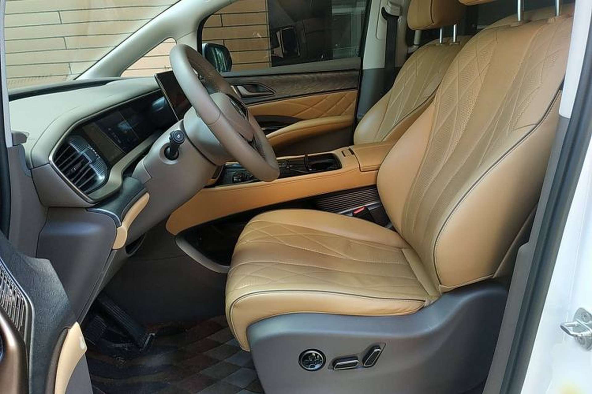 Used Denza D9 2022 DM-i 1040 Prestige Model Left Front Seat