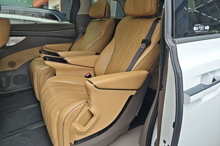 Used Denza D9 2022 DM-i 1040 Prestige Model Left Rear Seat