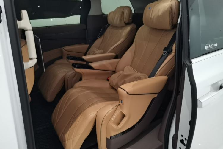 Used Denza D9 2022 DM-i 970 Four-Wheel Drive Flagship Model Left Rear Seat