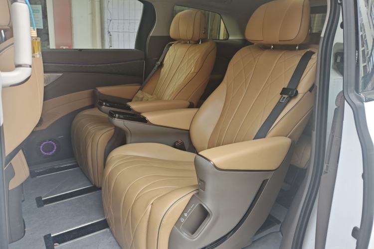 Used Denza D9 2022 DM-i 1040 Prestige Model Left Rear Seat
