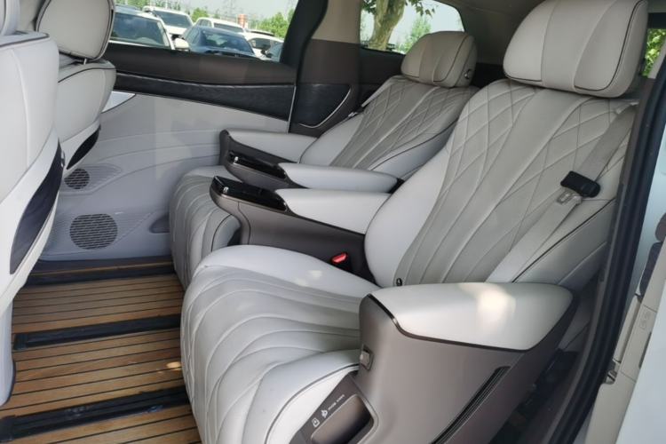 Used Denza D9 2022 DM-i 1040 Prestige Model Left Rear Seat