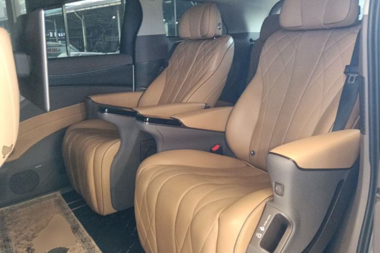 Used Denza D9 2022 DM-i 970 Four-Wheel Drive Flagship Model Left Rear Seat