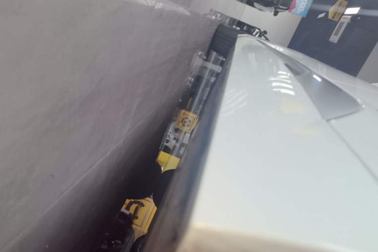 Used Denza D9 2022 DM-i 970 Four-Wheel Drive Prestige Model Left Side Sill