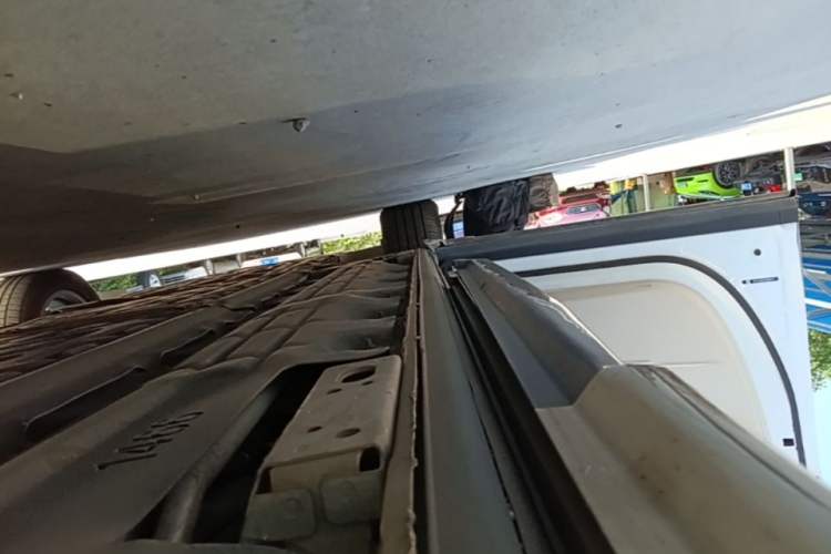 Used Denza D9 2022 DM-i 970 Four-Wheel Drive Flagship Model Left Side Sill
