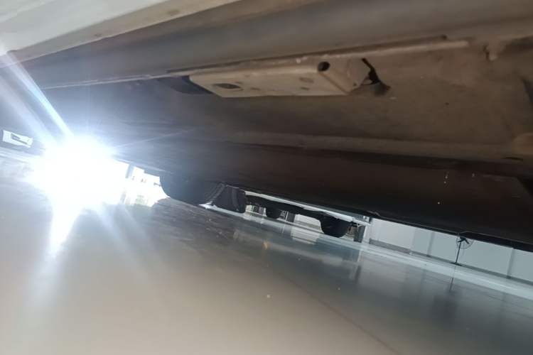 Used Denza D9 2022 DM-i 970 Four-Wheel Drive Prestige Model Left Side Sill